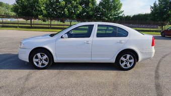 Predám Škoda Octavia 2 1.6 benzín . - 3