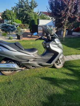 Suzuki Burgman. - 3