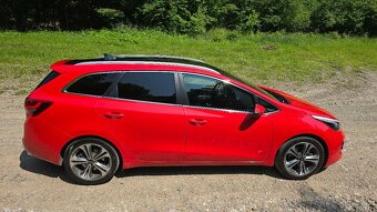 Kia Ceed SW 1.6 CRDI GT- Line PLATINUM - 3