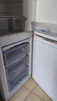 Darujem za odvoz funkčnú chladničku Whirlpool - rezervovane - 3