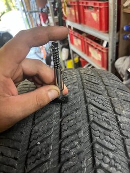 Predam 4ks zimne pneu 225/50 r18 - 3