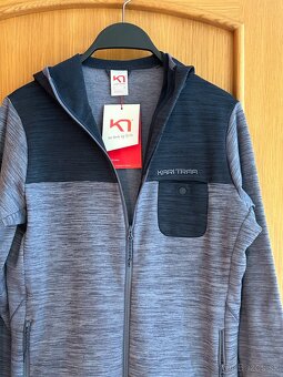 KVALITNÁ MIKINA s kapucňou zn.KARI TRAA č.L - 3