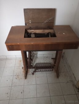 Šijací stroj Lada - 3