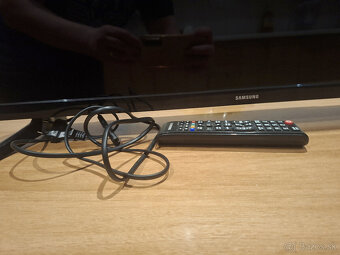 Televízor Samsung UE32T - 3