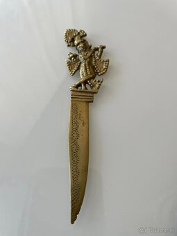 Mosadzný otvárač na listy - 3