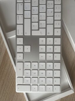 Apple Magic Keyboard s numerickou klávesnicou - 3