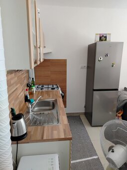 Predám 1-izbový veľkometrážny byt v Bánovciach - 3