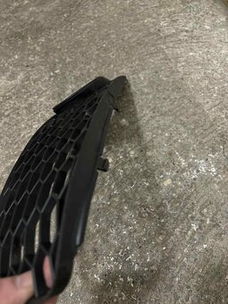 krytka hmlovky AUDI A4 B8 rs look - 3