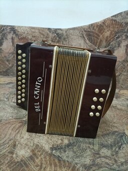 PREDÁM HELIGÓNKU - 3