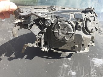 Predam predne soferove svetlo bmw e60 e61 - 3