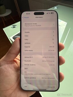 iPhone 15 Pro Max 256GB black titanium + 3x kožené kryty - 3