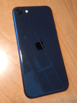 iPhone SE 2020 64GB 94% baterka TOP stav super cen - 3