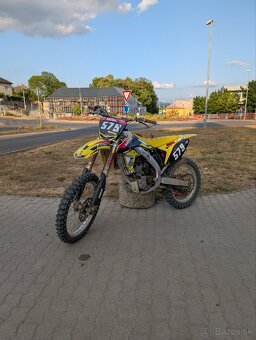 Suzuki rmz 250 - 3