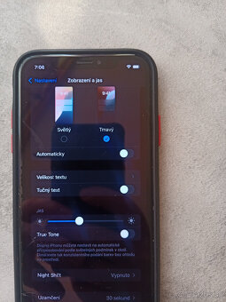 Apple iPhone XR 64GB - 3