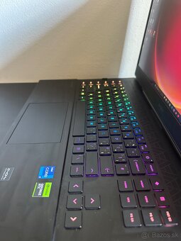 OMEN by HP 17 | RTX 4080 / i7 13th / 32GB / 1TB SSD - 3