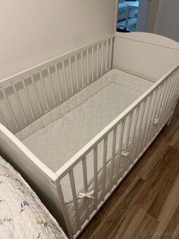 Predám detskú postieľku IKEA SMÅGÖRA 70x140 cm s matracom - 3