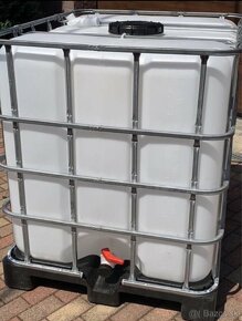 Predám čistú  1000l nádrž - 3