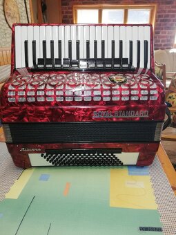 Akordeón Royal Standard Silvana 96 basov - 3