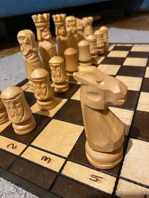 Drevene šachy vyrezávané - 3