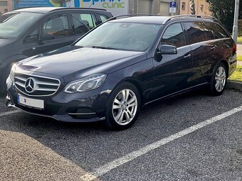 Mercedes E-250 - 3