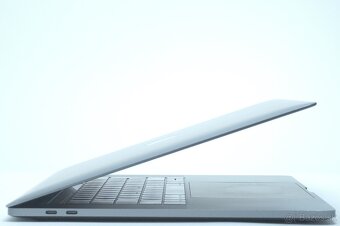 ZÁRUKA/Macbook Pro 15.4" TB/I7 2.2GHZ/16GB RAM/256GB SSD/CZ - 3
