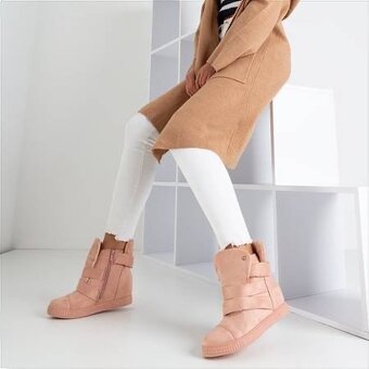 Topanky na platforme Nové - 3