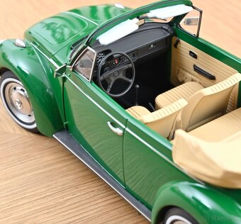 Predám model VW Beetle Cabriolet 1303 Norev 1:18 - 3
