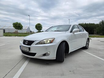 Lexus IS250 A/T - 3