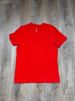 Červené tričko - 3
