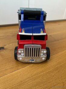 Nakladiak Optimus Prime - 3