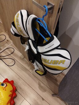 Predám chránič ramien Bauer Supreme 190 - 3