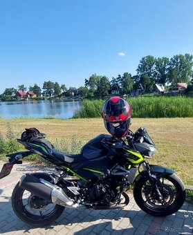 Kawasaki Z400 - 3