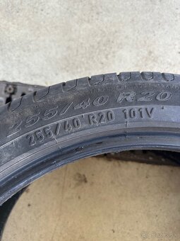 Pirelli 255/40 R20 - 3
