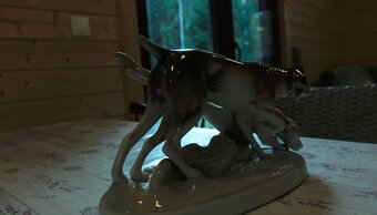 Predám porcelánovú sošku psov - 3