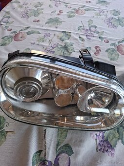 Xenóny na Golf 4 - 3