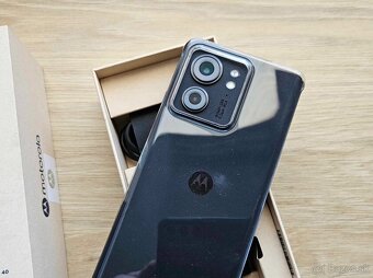 Motorola EDGE 40 5G 8GB/256GB čierna,zaruka - 3
