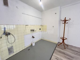 Investičný i na bývanie 2 izbbyt 47m2, pivnica, jedna … - 3