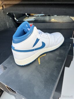 Nike air jordan 1 mid - 3