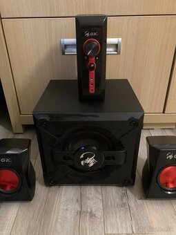 zostavu herných 2.1 reproduktorov Genius - 3