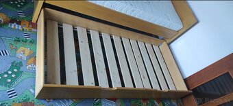 Masívna buková posteľ 90×200 s prístelkou – TOP stav, rošt + - 3