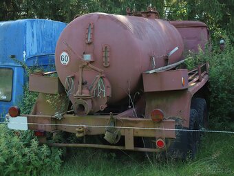 PRAGA V3S 6x6 fekal - 3