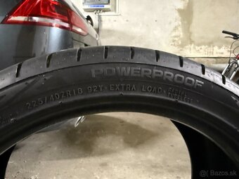 Letné pneu - Nokian Powerproof 225/40 R18 - 3