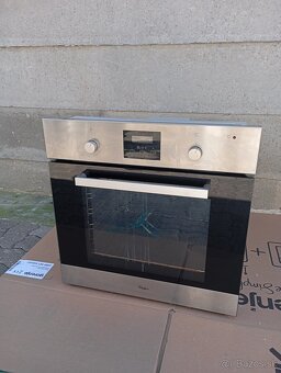 Vstavaná rúra Whirlpool a indukčná varná doska - 3