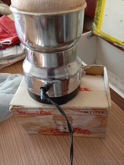 Mlynček na kávu - 3