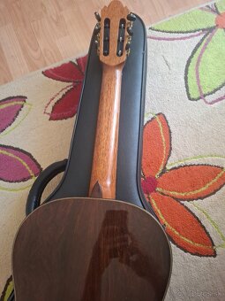 Na predaj celomasívna gitara - 3