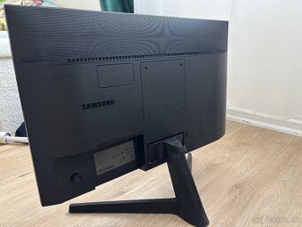 24" Samsung T35F - 3