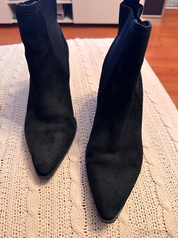 Predám čierne kožené čižmy - 3