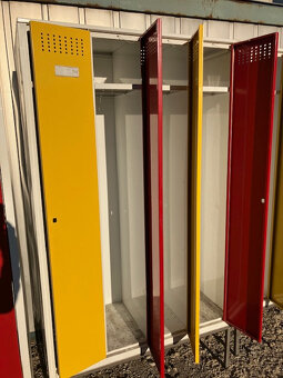 Šatníková skrine kovové - 3