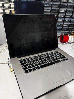 Macbook pro retina 15” Mid 2015 - 3