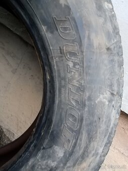 Pneu 275-70-22.5 - 3